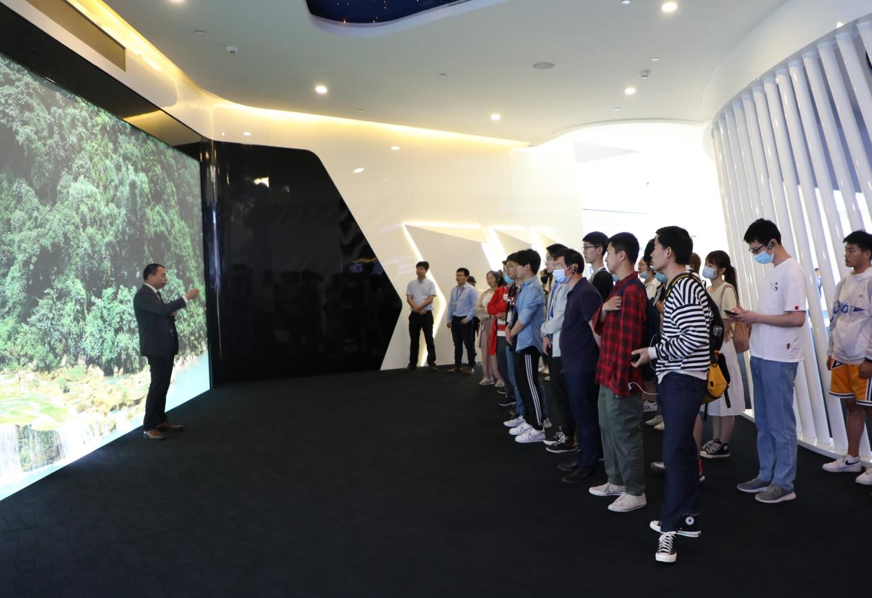 f678ecc9182541f5a662b7928731e83b.jpeg 8eee667e83124b2fac0835eeff1dc20e.jpeg