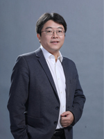 18JAV
 执行院长 文继荣